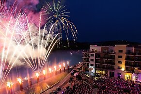 Hilton Promenade at Branson Landing