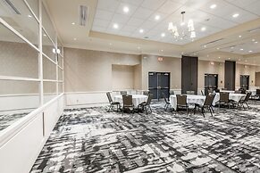 Hilton Promenade at Branson Landing