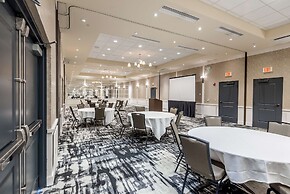 Hilton Promenade at Branson Landing