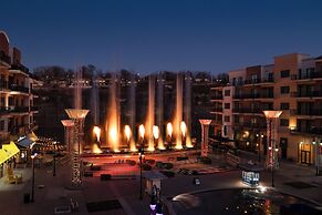 Hilton Promenade at Branson Landing