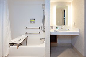 Holiday Inn Express Hotel & Suites Ventura by IHG