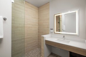 Holiday Inn Express Hotel & Suites Ventura by IHG