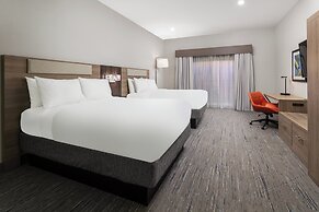 Holiday Inn Express Hotel & Suites Ventura by IHG