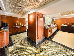 Paramount Gallery Hotel