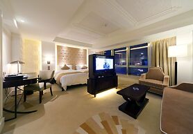 Paramount Gallery Hotel