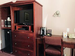 Super 8 by Wyndham Lake Country/Winfield Area