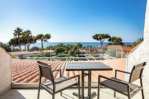 Cormoran Hotel & Residence