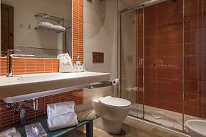Cormoran Hotel & Residence