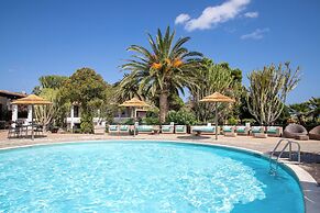 Cormoran Hotel & Residence