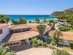 Cormoran Hotel & Residence