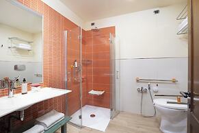 Cormoran Hotel & Residence