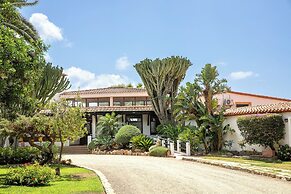 Cormoran Hotel & Residence
