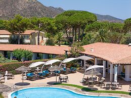 Cormoran Hotel & Residence