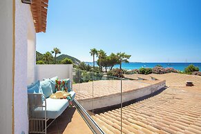 Cormoran Hotel & Residence