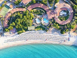 Cormoran Hotel & Residence