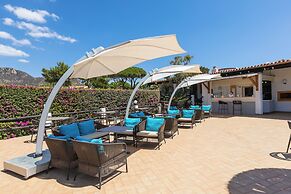 Cormoran Hotel & Residence