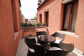 Hotel A LA Commedia