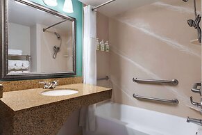 Wingate by Wyndham Louisville East