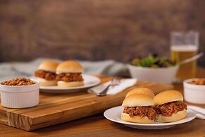 Drury Inn & Suites Cincinnati Sharonville