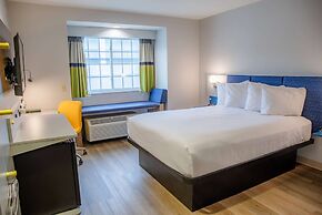 Microtel Inn & Suites by Wyndham Kingsland Naval Base I-95