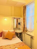 Albro House Hotel