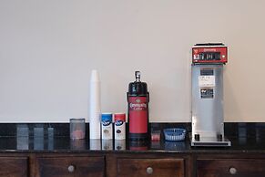 Red Roof Inn & Suites Biloxi - Ocean Springs