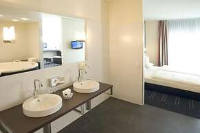 NOVINA HOTEL Herzogenaurach Herzo Base