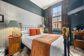 Clementine's Town House Hotel