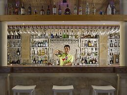 Royal Island Resort & Spa