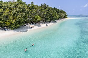 Royal Island Resort & Spa