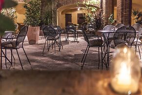 Il Chiostro del Carmine