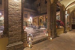 Il Chiostro del Carmine