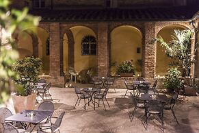 Il Chiostro del Carmine