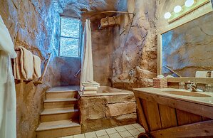 Anniversary Inn - 5th South