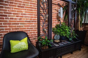 Anniversary Inn - 5th South