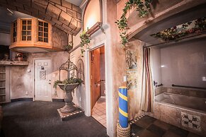 Anniversary Inn - 5th South