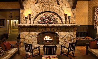 The Historic Summit Inn