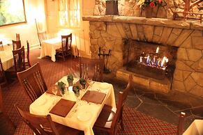 The Historic Summit Inn