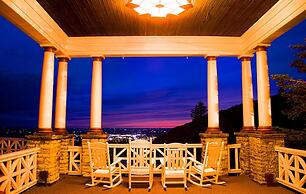 The Historic Summit Inn