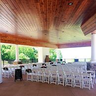 The Historic Summit Inn