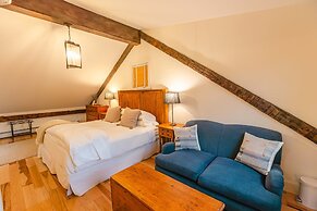 Hill Farm Inn