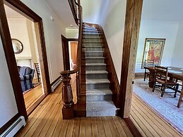 Hill Farm Inn