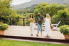 Hill Farm Inn