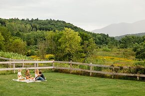 Hill Farm Inn