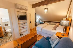 Hill Farm Inn