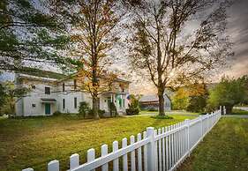 Hill Farm Inn