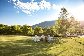 Hill Farm Inn