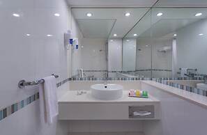 Oasis Spa Club Dead Sea Hotel
