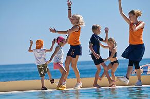 Maistra Select Amarin Resort