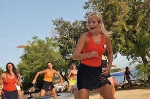 Maistra Select Amarin Resort